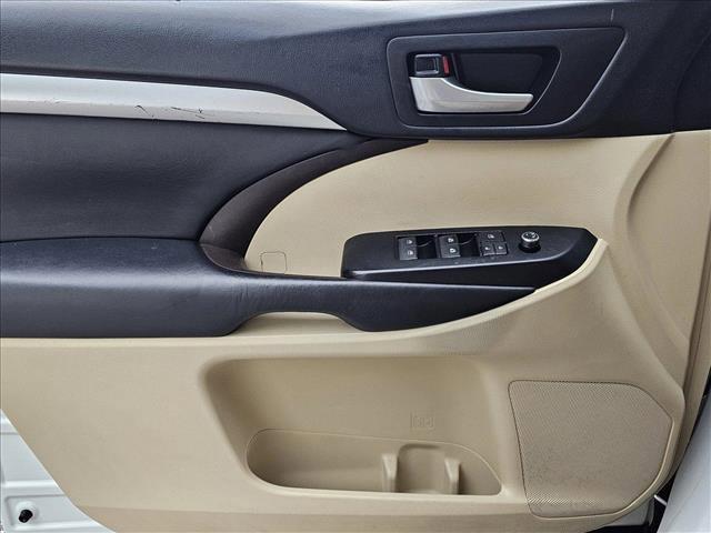 used 2019 Toyota Highlander car, priced at $29,053
