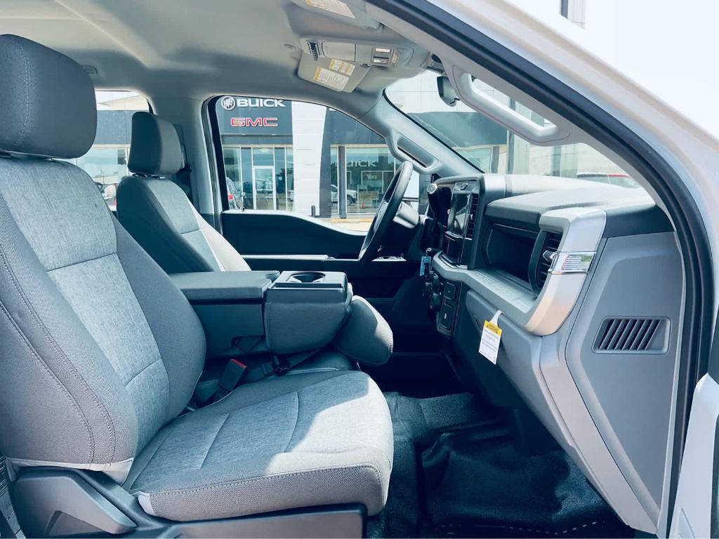 new 2025 Ford F-250 car, priced at $60,400