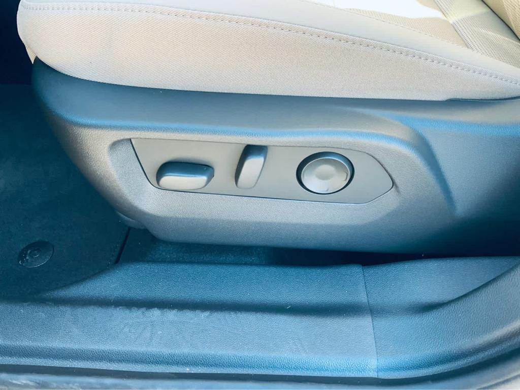 new 2025 Buick Envision car, priced at $37,940