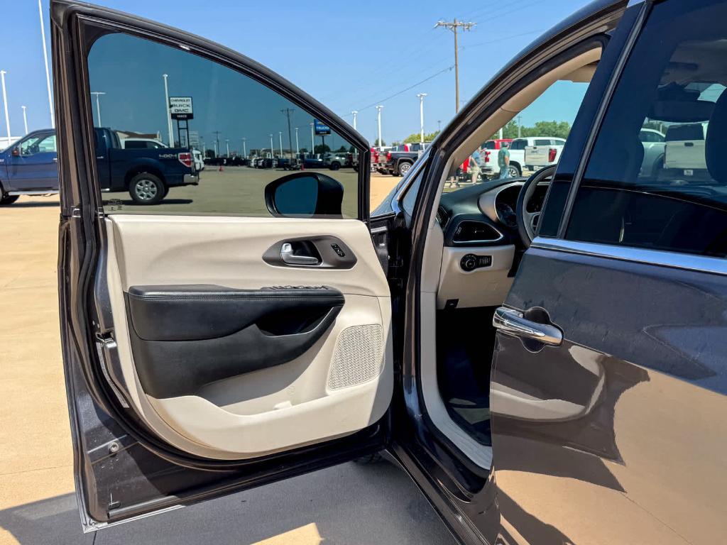 used 2018 Chrysler Pacifica car, priced at $16,216