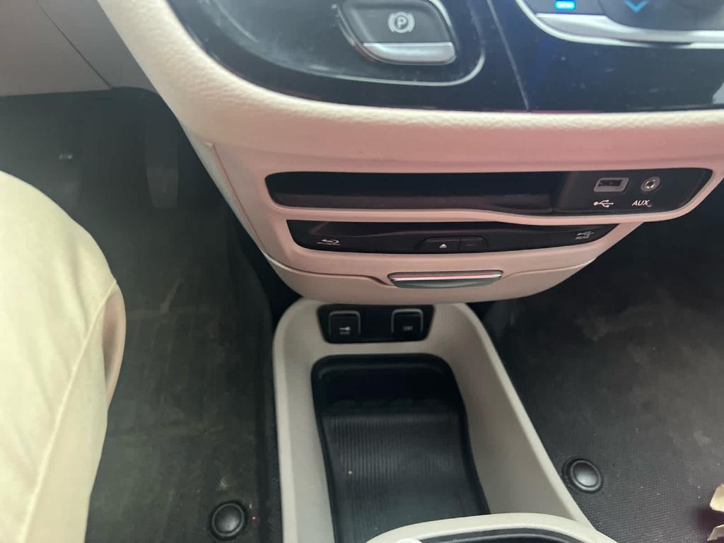 used 2018 Chrysler Pacifica car, priced at $16,998