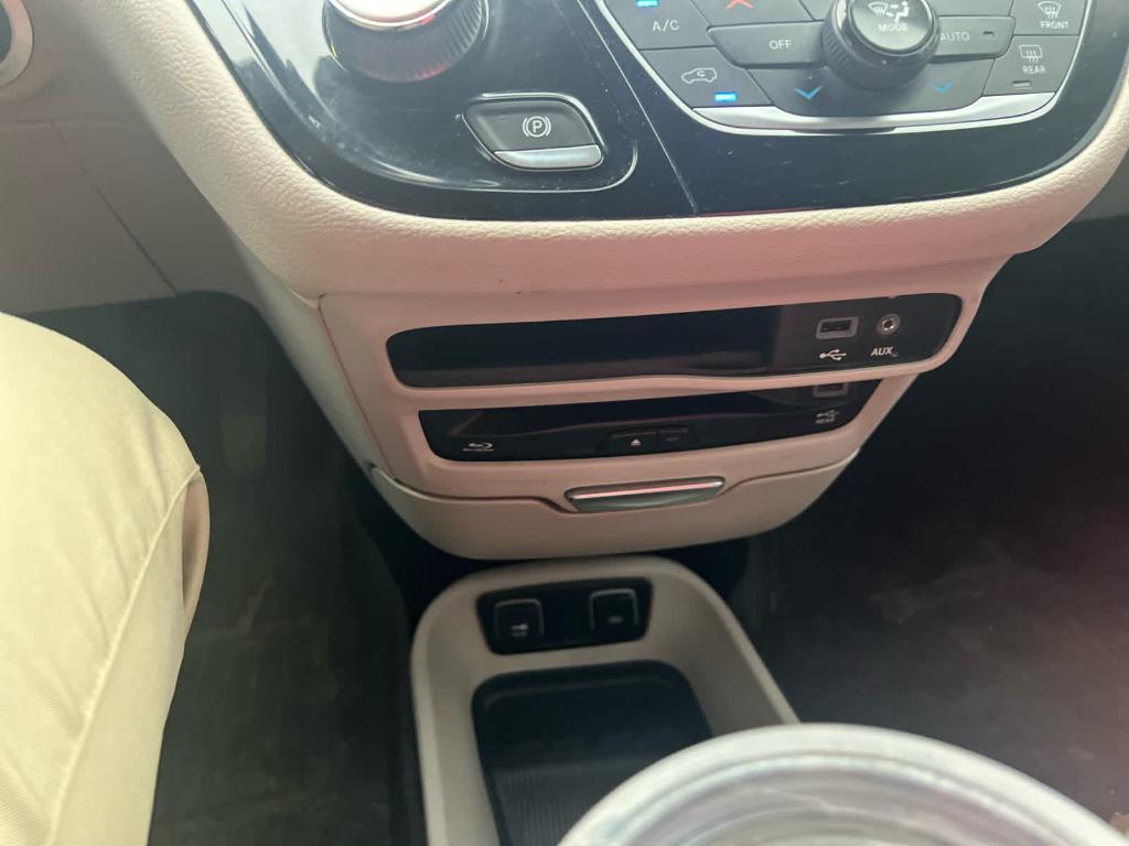 used 2018 Chrysler Pacifica car, priced at $16,998
