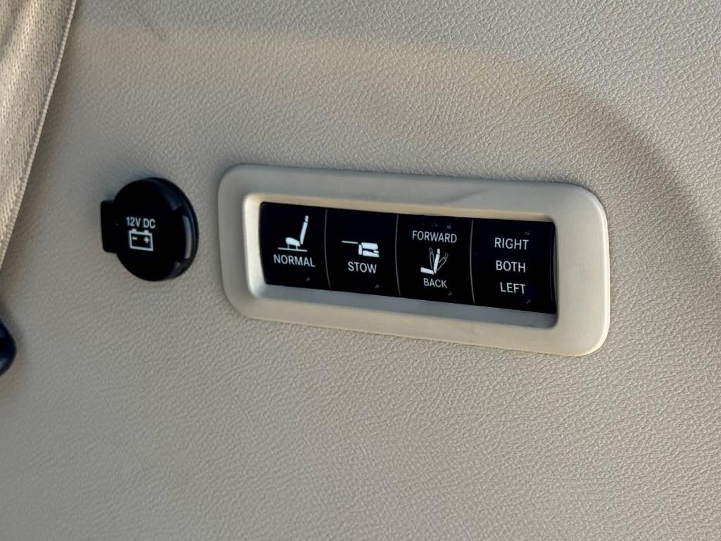 used 2018 Chrysler Pacifica car, priced at $16,216
