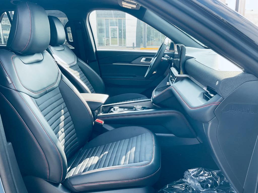 new 2025 Ford Explorer car, priced at $49,227