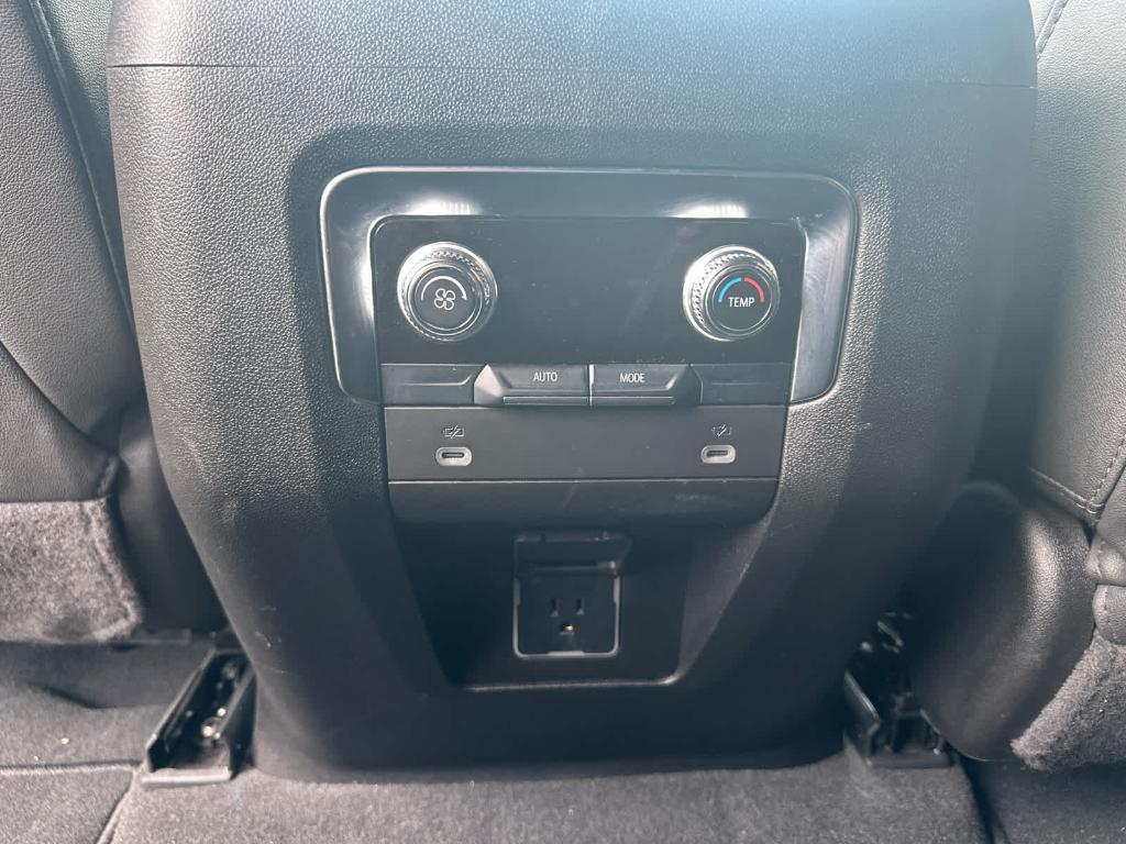 used 2024 GMC Yukon car, priced at $61,027