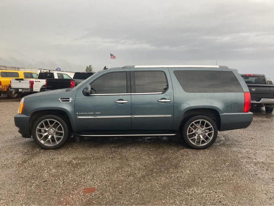 used 2008 Cadillac Escalade ESV car, priced at $13,500