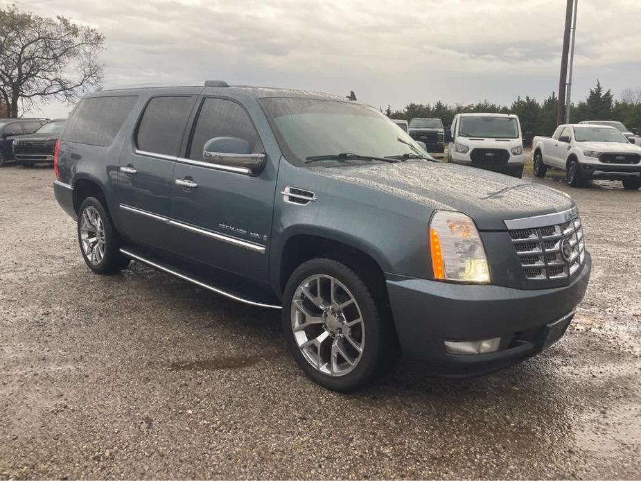 used 2008 Cadillac Escalade ESV car, priced at $13,500