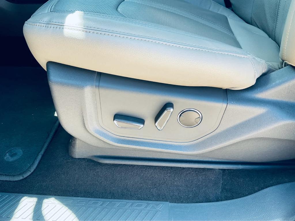 used 2020 Ford Expedition car, priced at $30,000