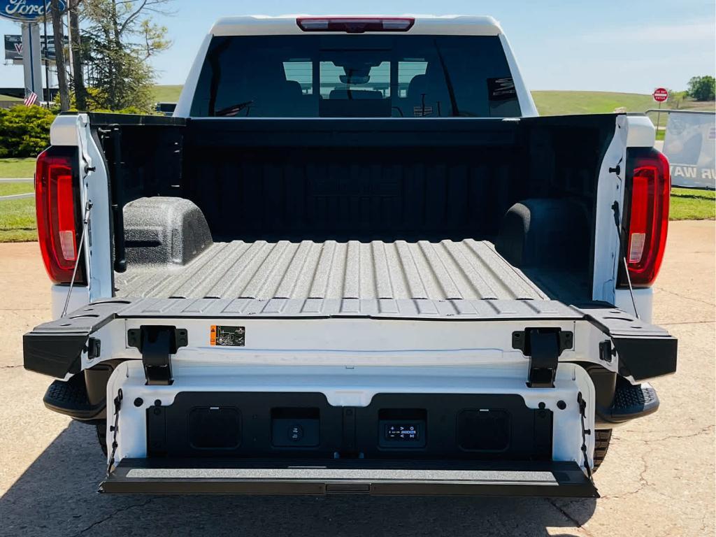new 2025 GMC Sierra 1500 car, priced at $74,040