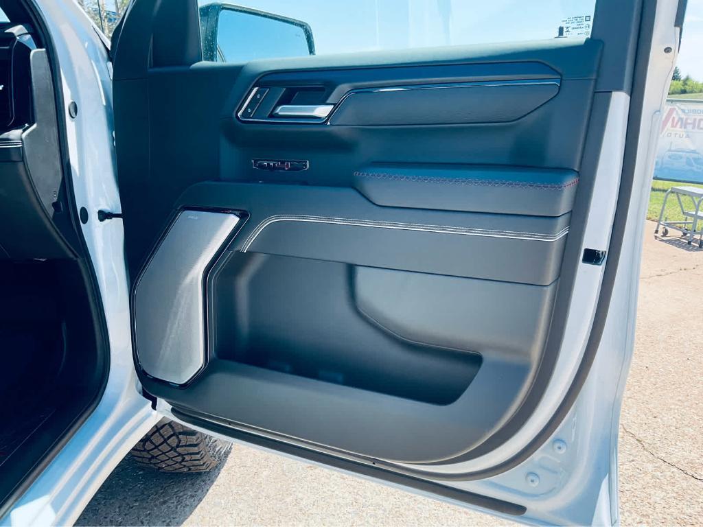 new 2025 GMC Sierra 1500 car, priced at $74,040