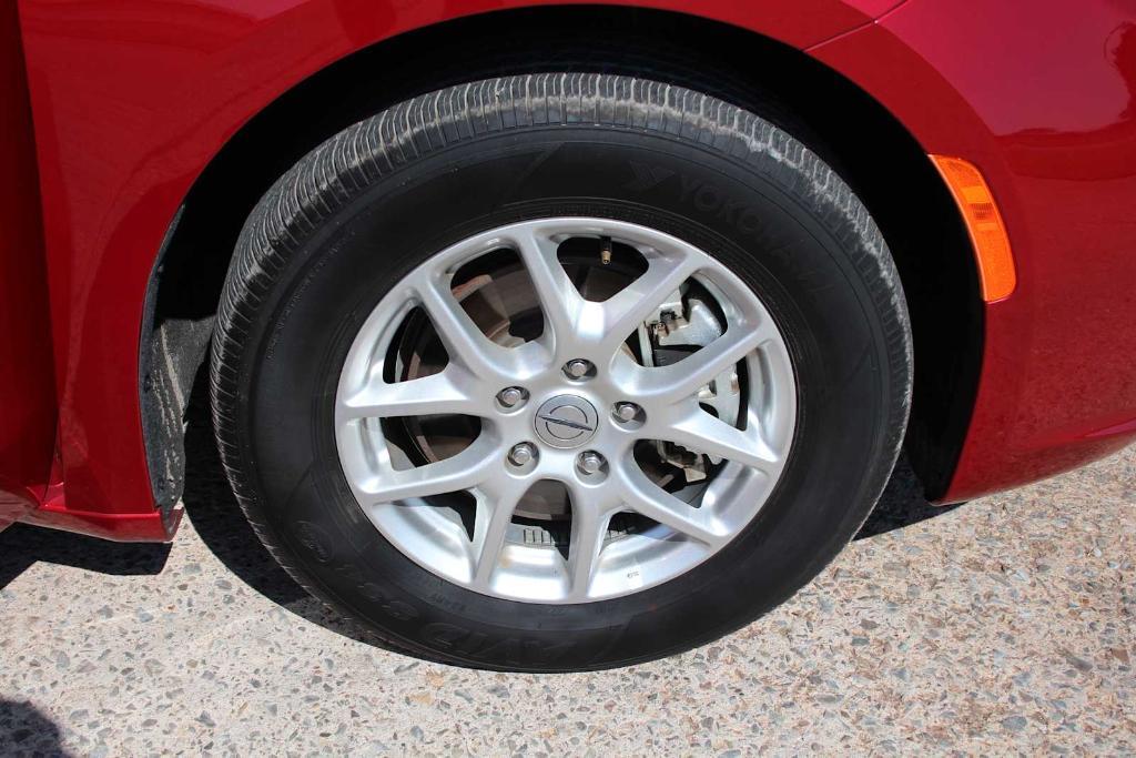 used 2025 Chrysler Pacifica car, priced at $33,500