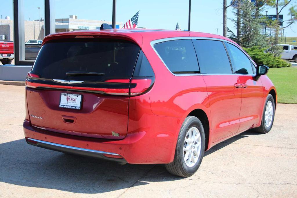 used 2025 Chrysler Pacifica car, priced at $33,500