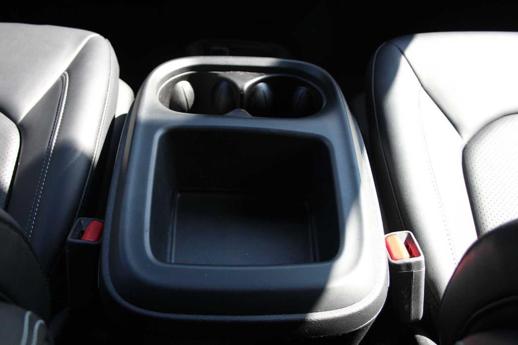 used 2025 Chrysler Pacifica car, priced at $33,500