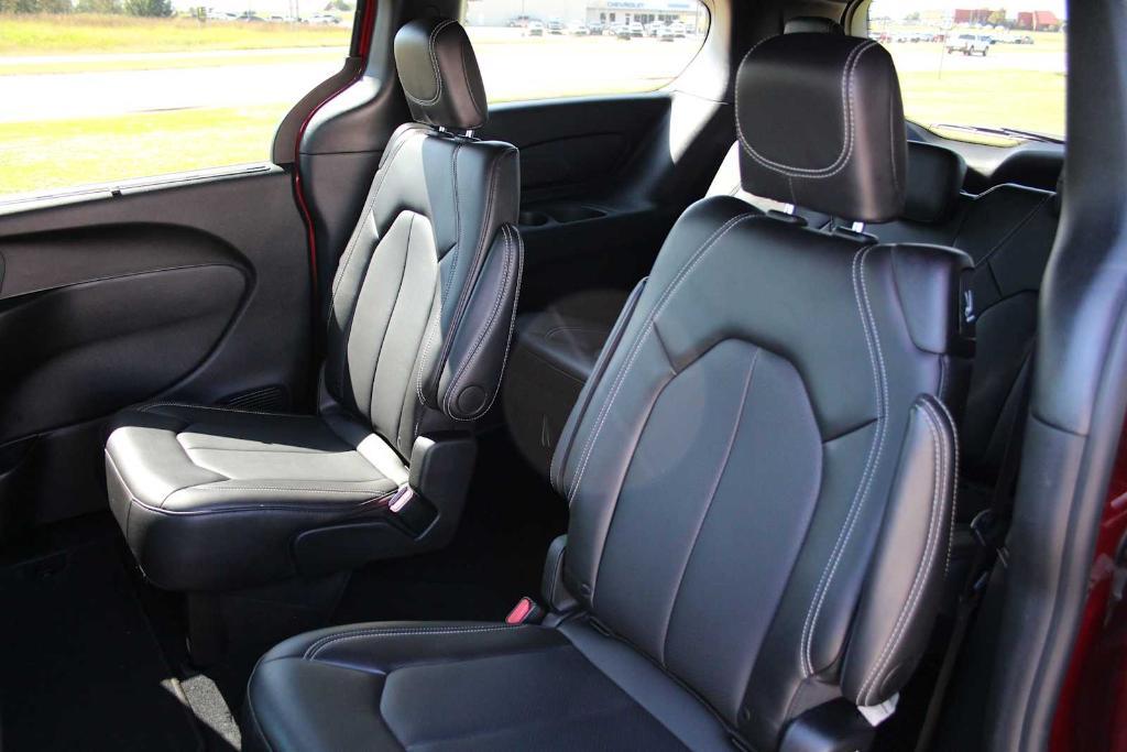used 2025 Chrysler Pacifica car, priced at $33,500
