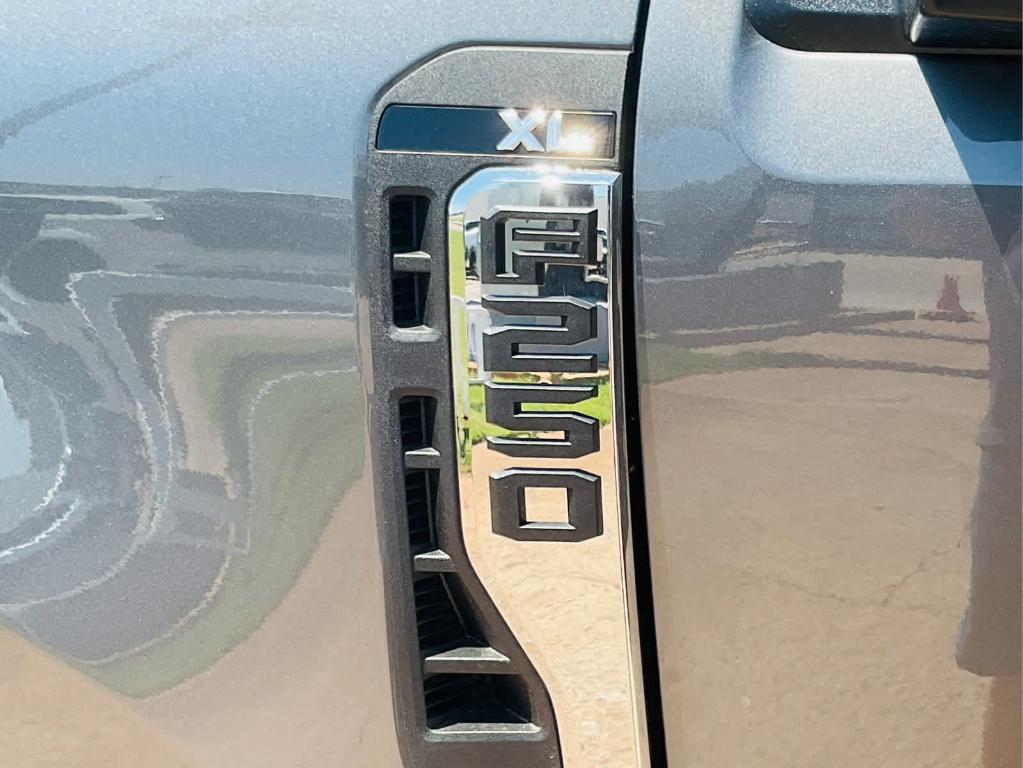 new 2025 Ford F-250 car, priced at $60,075