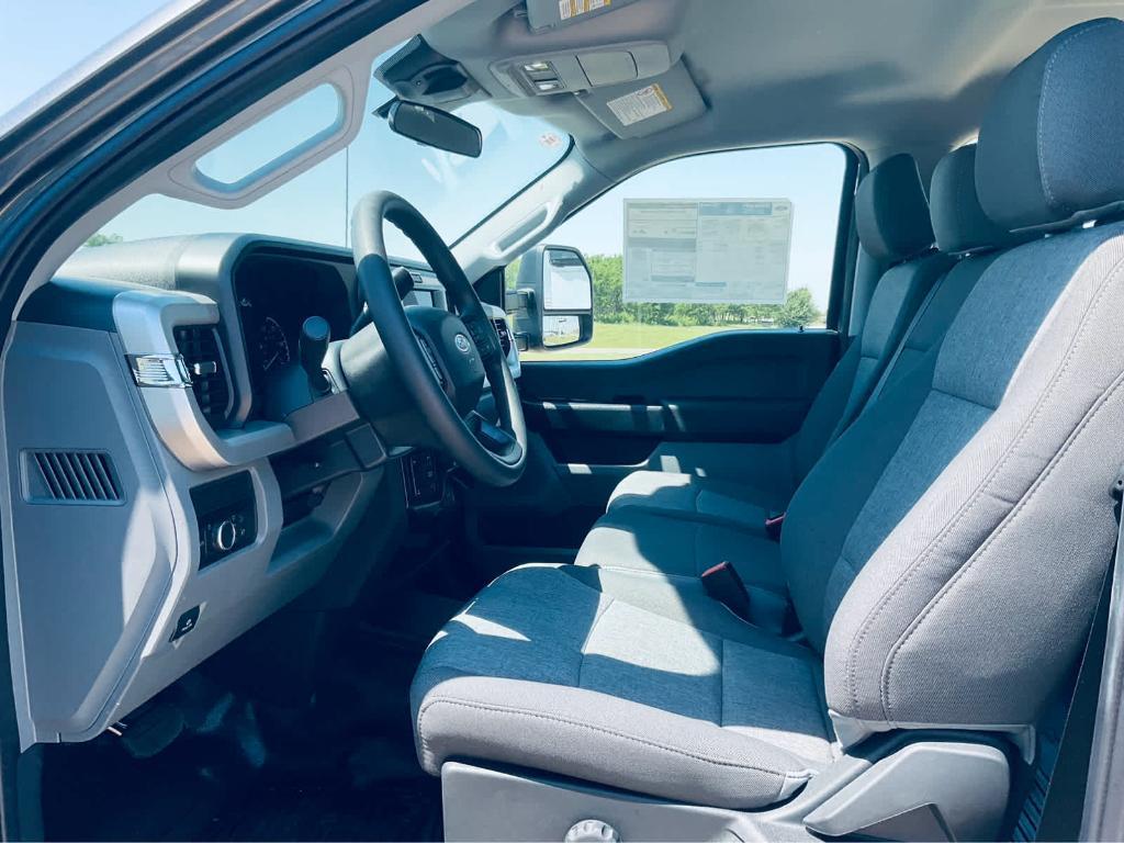 new 2025 Ford F-250 car, priced at $60,075