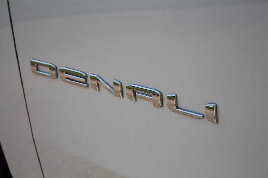 used 2023 GMC Yukon car, priced at $71,500