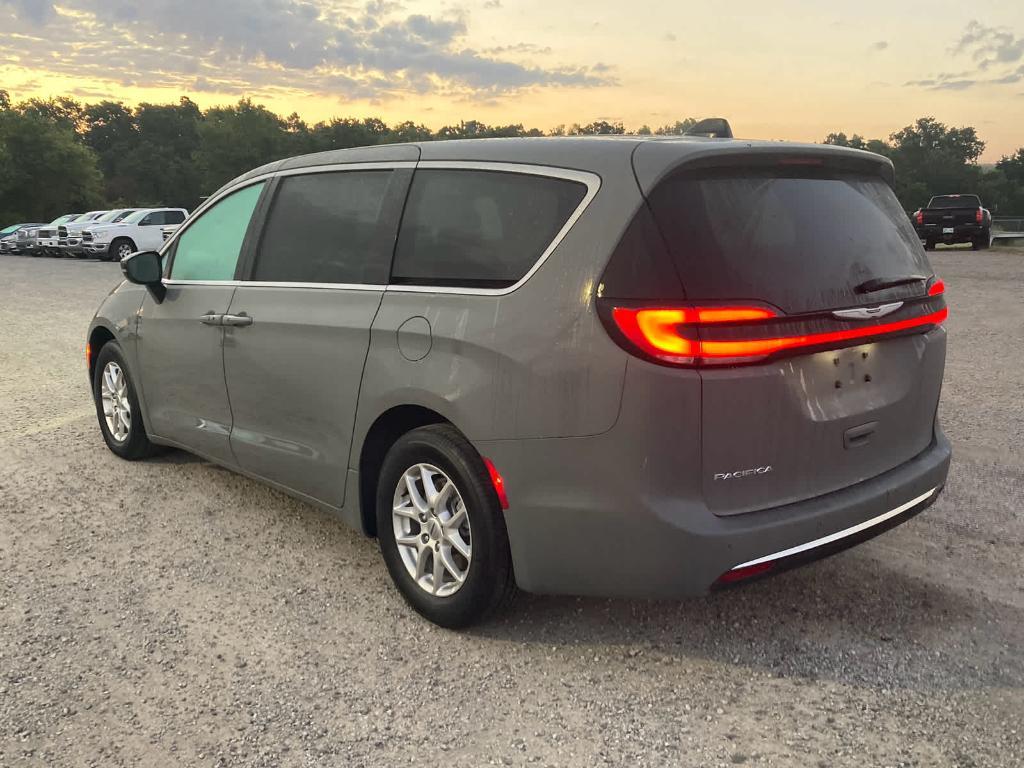 used 2025 Chrysler Pacifica car, priced at $35,000