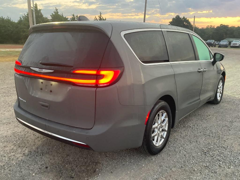 used 2025 Chrysler Pacifica car, priced at $35,000