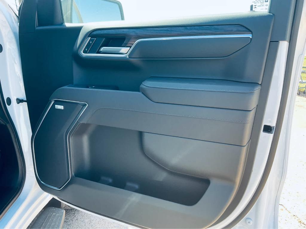 new 2025 GMC Sierra 1500 car, priced at $52,750