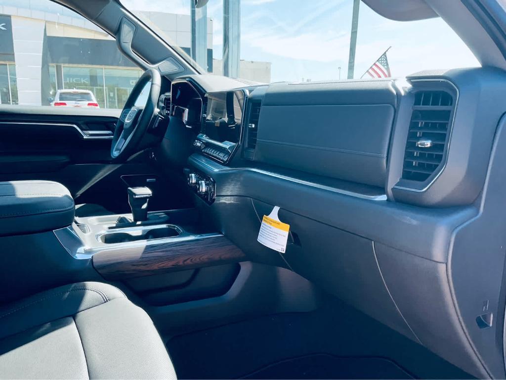new 2025 GMC Sierra 1500 car, priced at $52,750