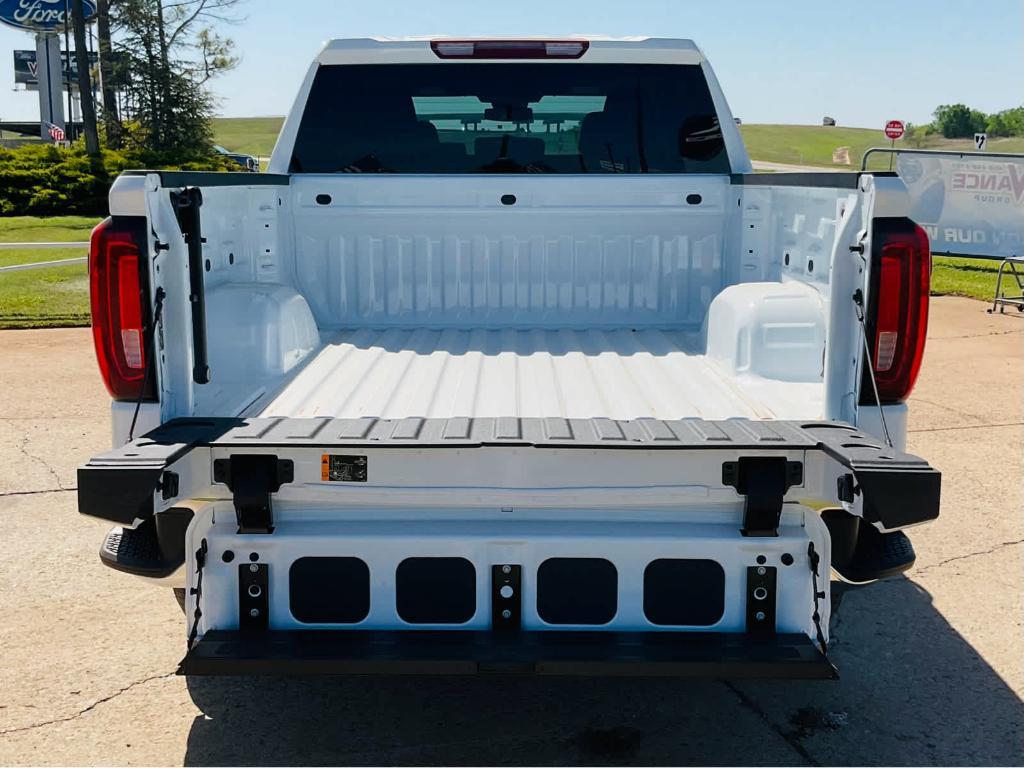 new 2025 GMC Sierra 1500 car, priced at $52,750