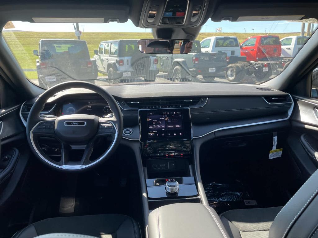 new 2025 Jeep Grand Cherokee L car, priced at $44,230