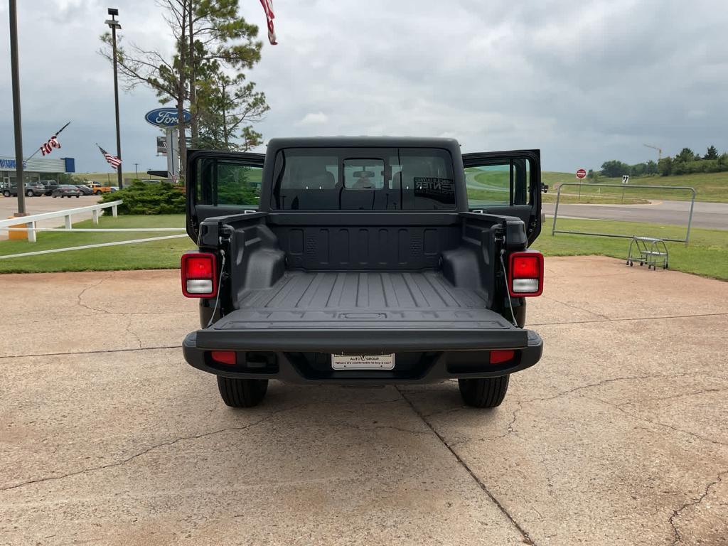 new 2025 Jeep Gladiator car, priced at $38,890