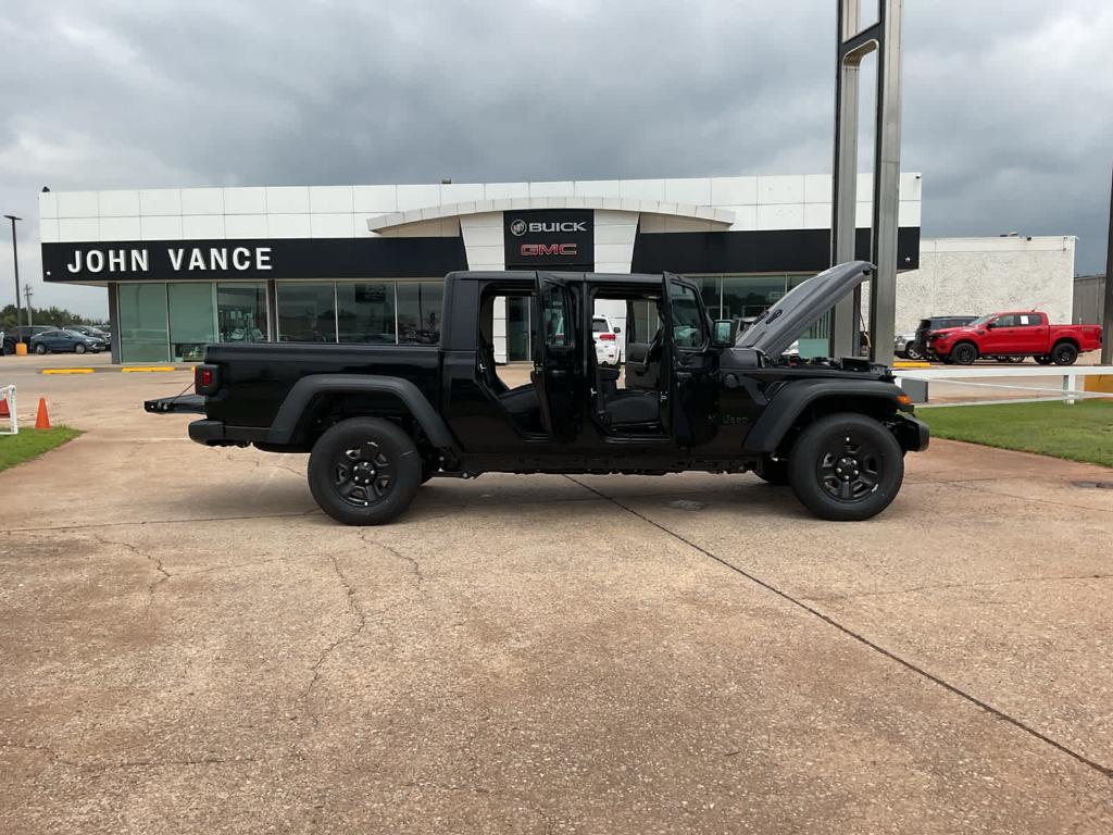 new 2025 Jeep Gladiator car, priced at $38,890