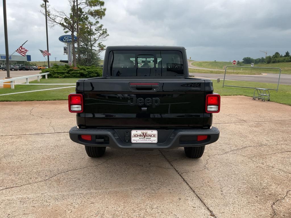 new 2025 Jeep Gladiator car, priced at $38,890
