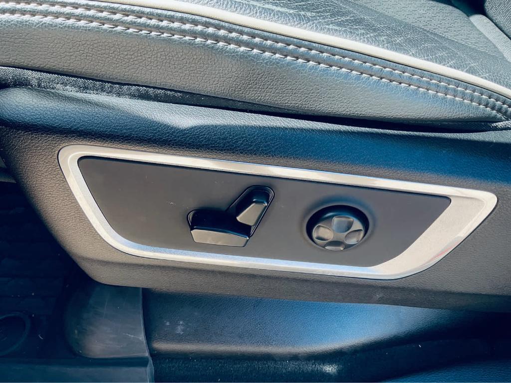 used 2020 Ram 1500 car, priced at $32,000