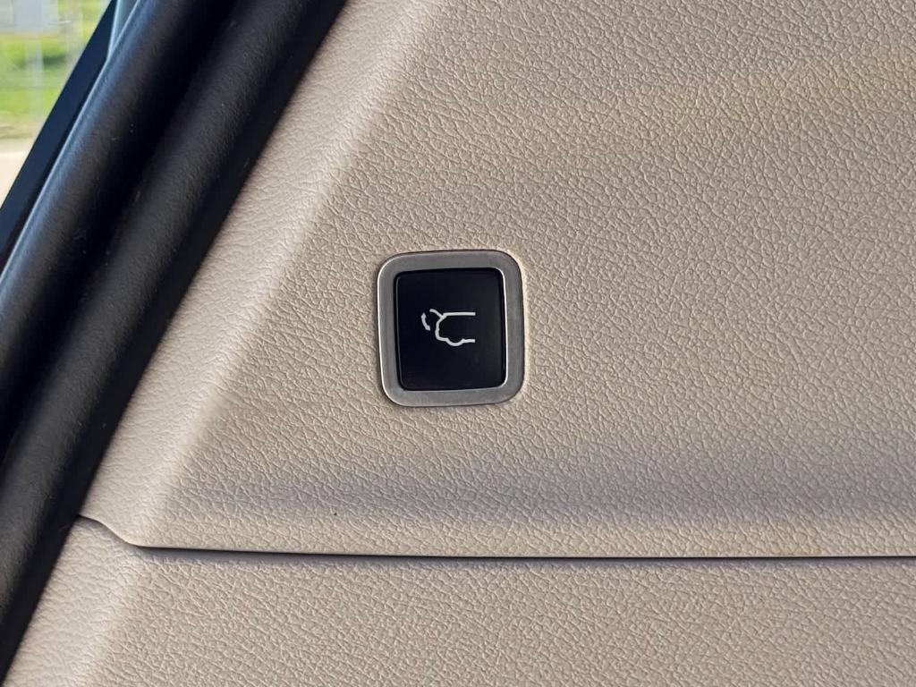 used 2017 Chrysler Pacifica car, priced at $13,500