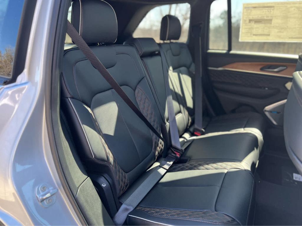 new 2025 Jeep Grand Cherokee car, priced at $60,775