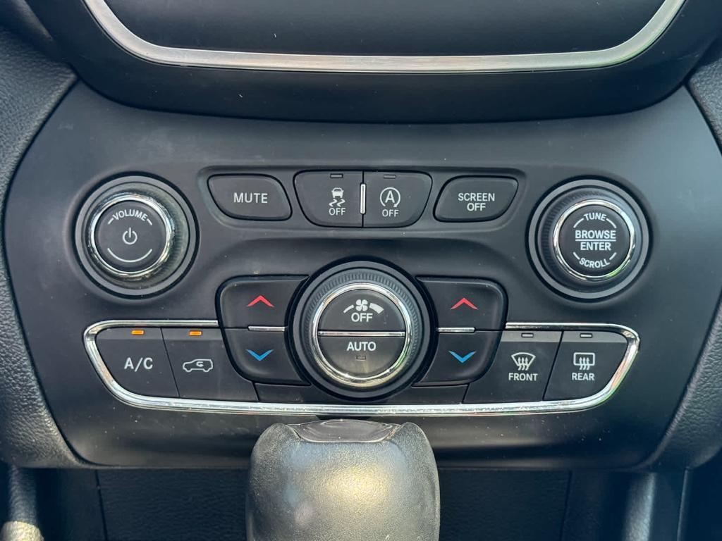 used 2022 Jeep Cherokee car, priced at $16,411