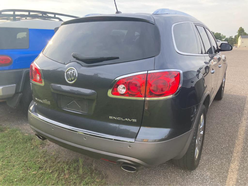 used 2012 Buick Enclave car, priced at $8,000