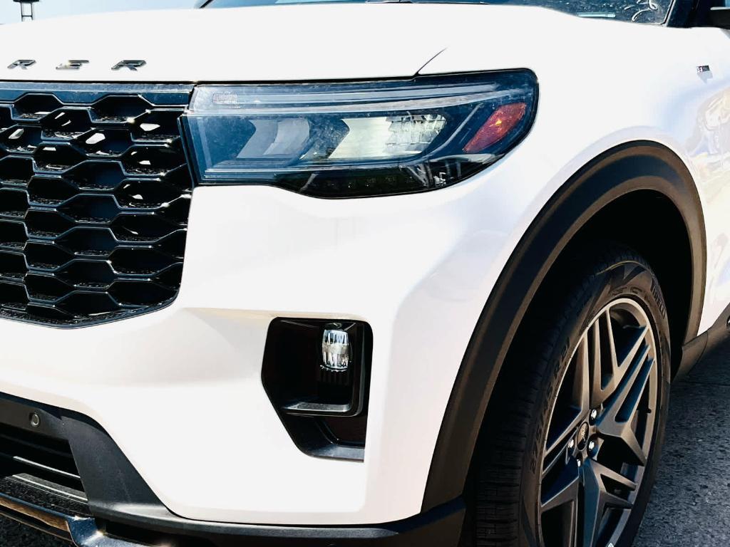 new 2025 Ford Explorer car, priced at $53,265