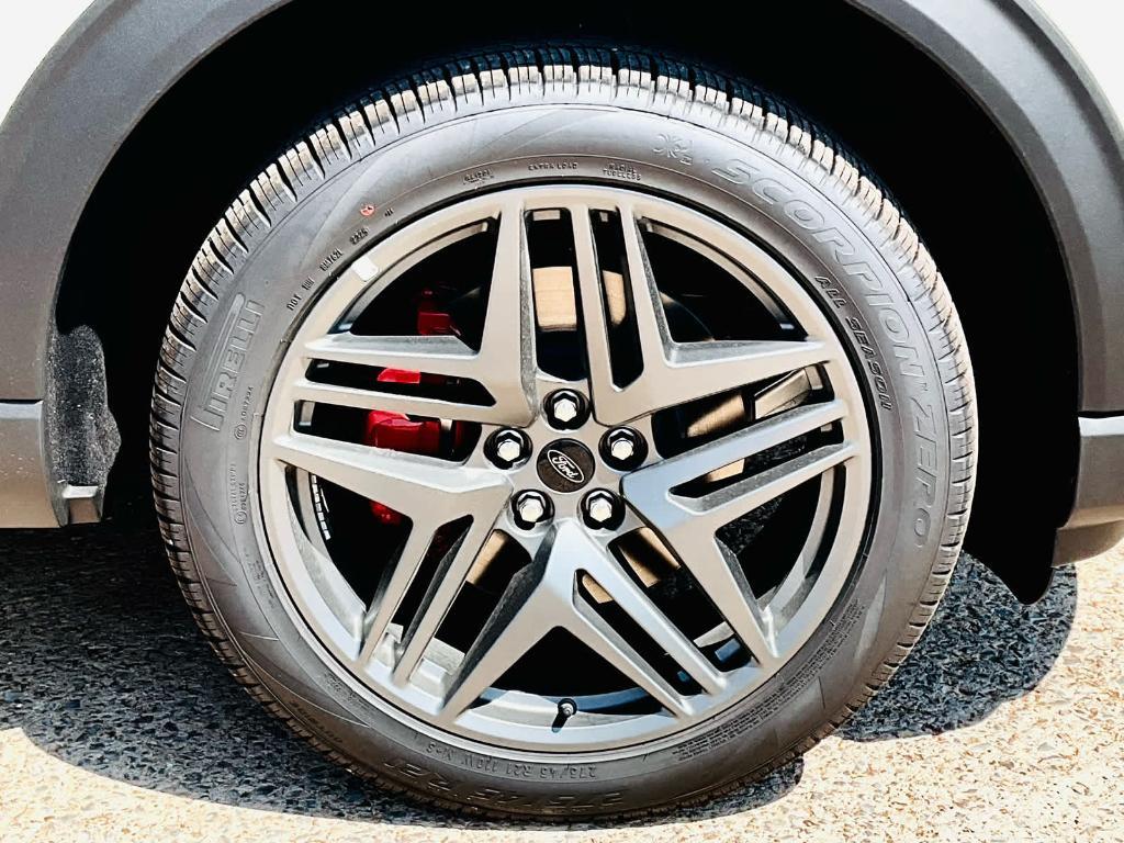 new 2025 Ford Explorer car, priced at $53,265