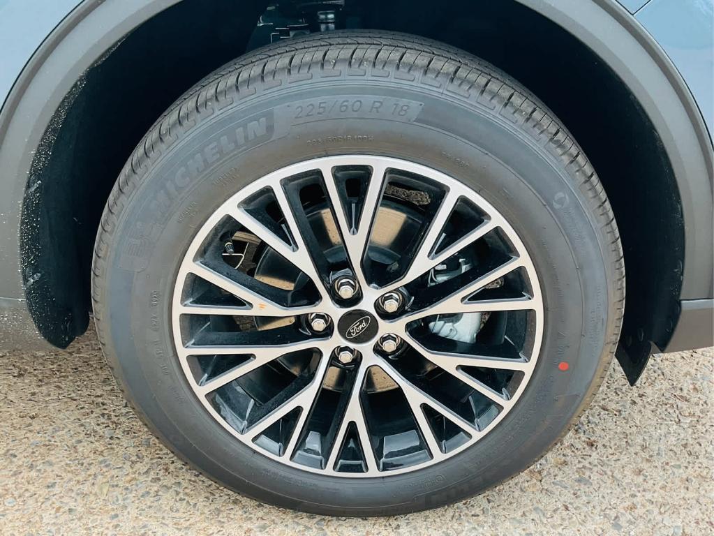 new 2025 Ford Escape car, priced at $33,252