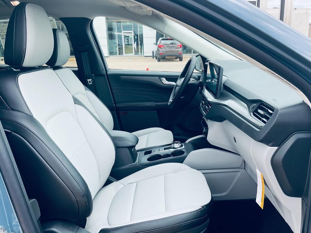 new 2025 Ford Escape car, priced at $33,252