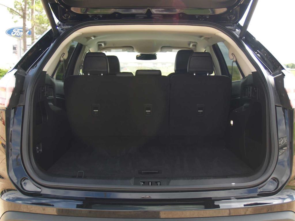 used 2024 Ford Edge car, priced at $29,500