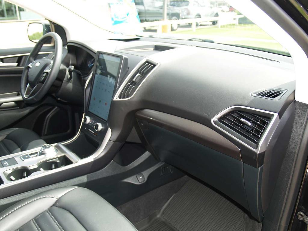 used 2024 Ford Edge car, priced at $29,500