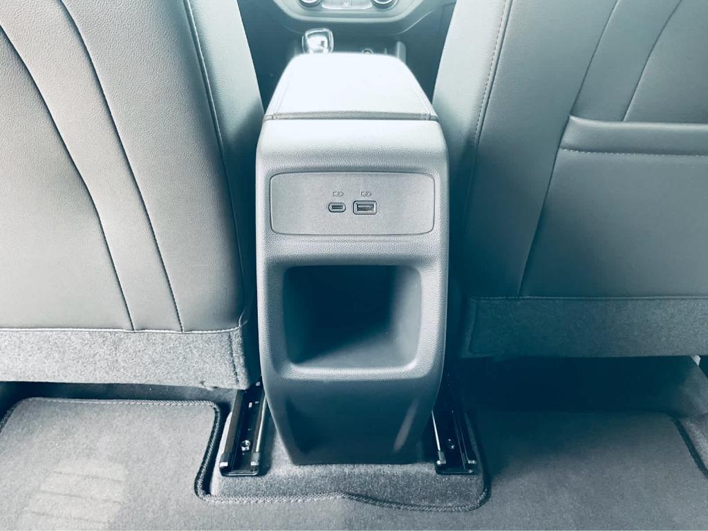 new 2025 Buick Envista car, priced at $24,885