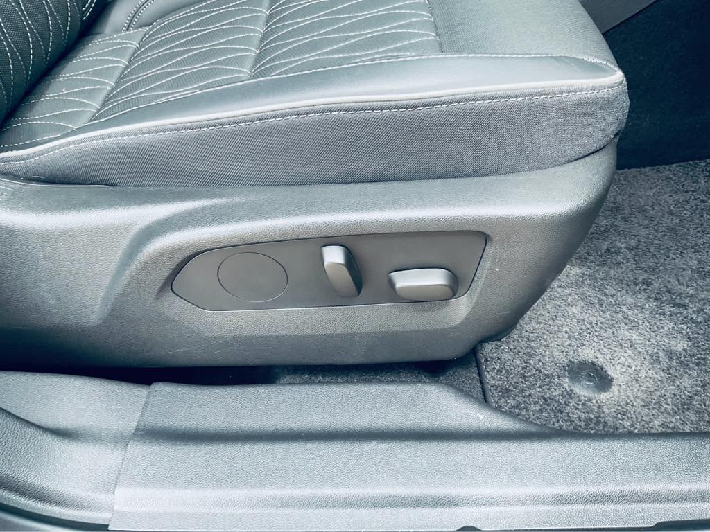 used 2023 Buick Envision car, priced at $32,500