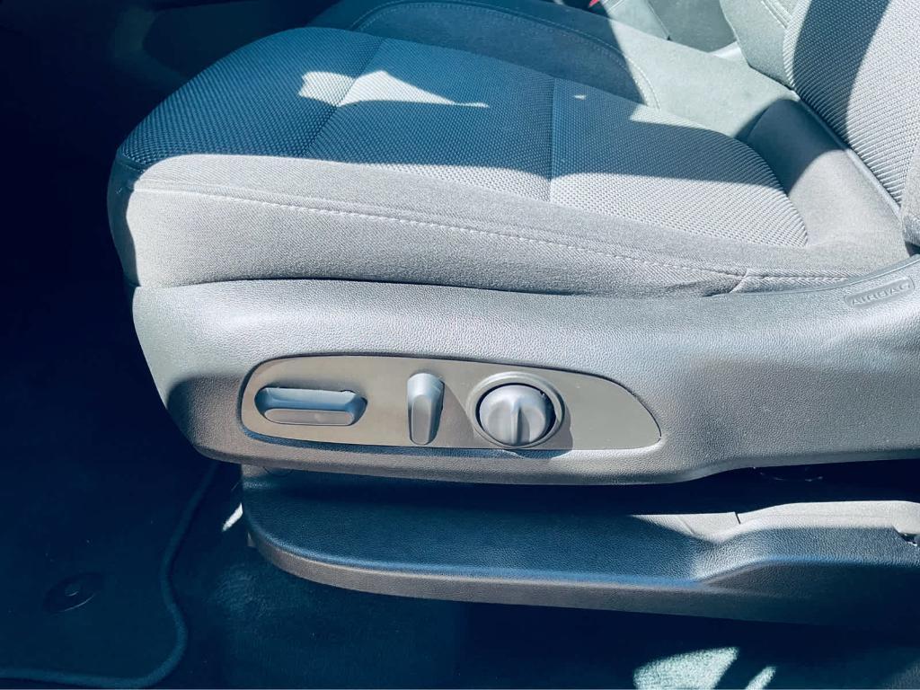 used 2023 Chevrolet Traverse car, priced at $28,000
