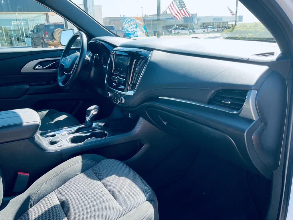 used 2023 Chevrolet Traverse car, priced at $28,000