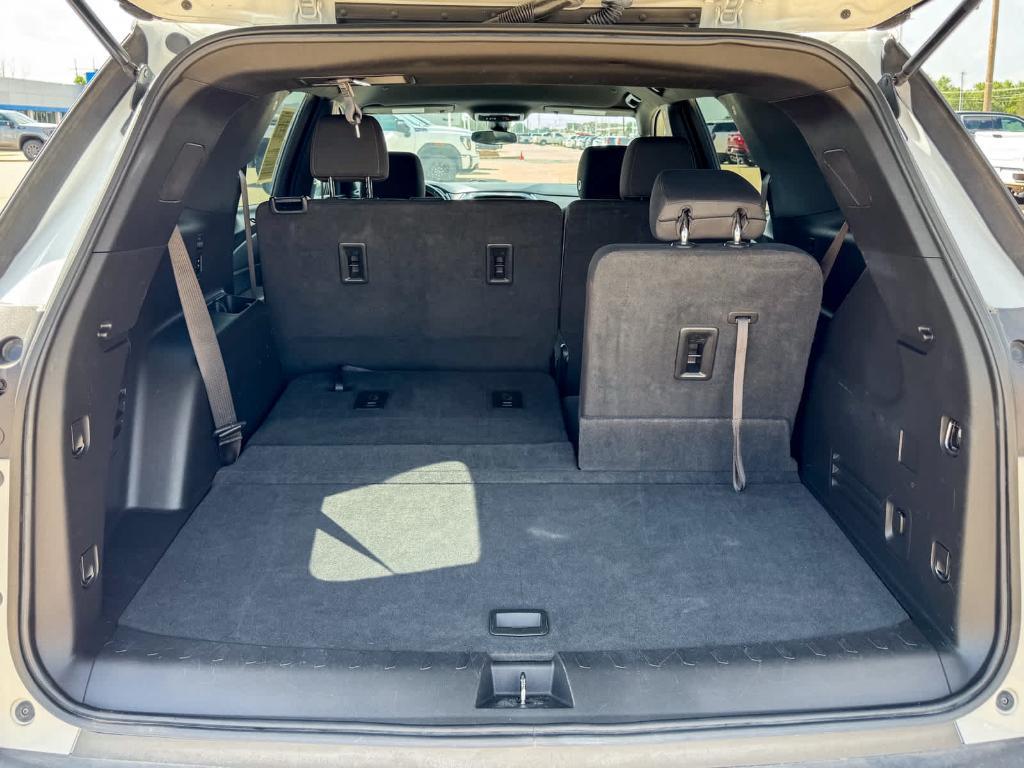 used 2023 Chevrolet Traverse car, priced at $27,690