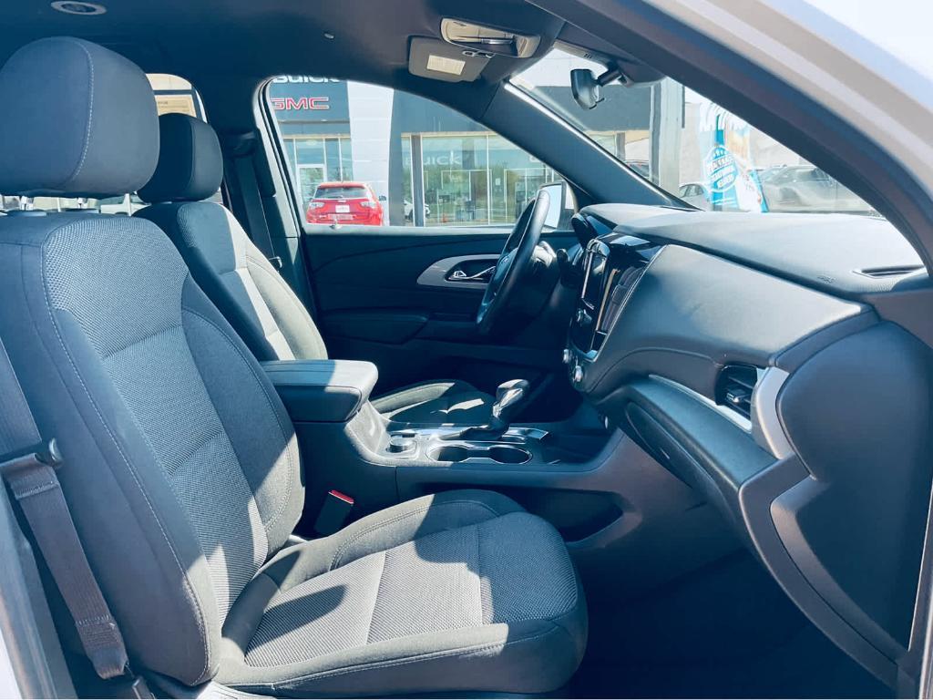 used 2023 Chevrolet Traverse car, priced at $28,000
