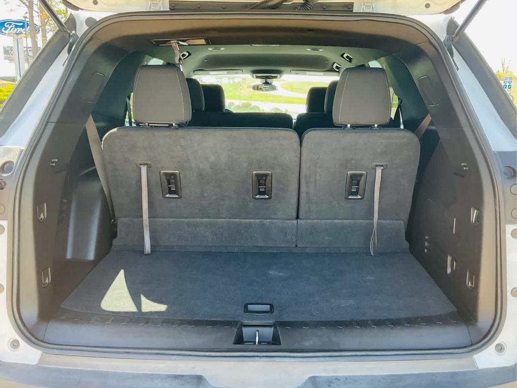 used 2023 Chevrolet Traverse car, priced at $28,000