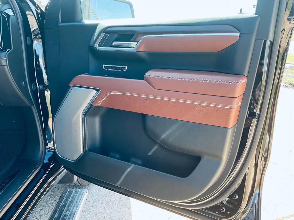 new 2025 GMC Sierra 1500 car, priced at $76,555