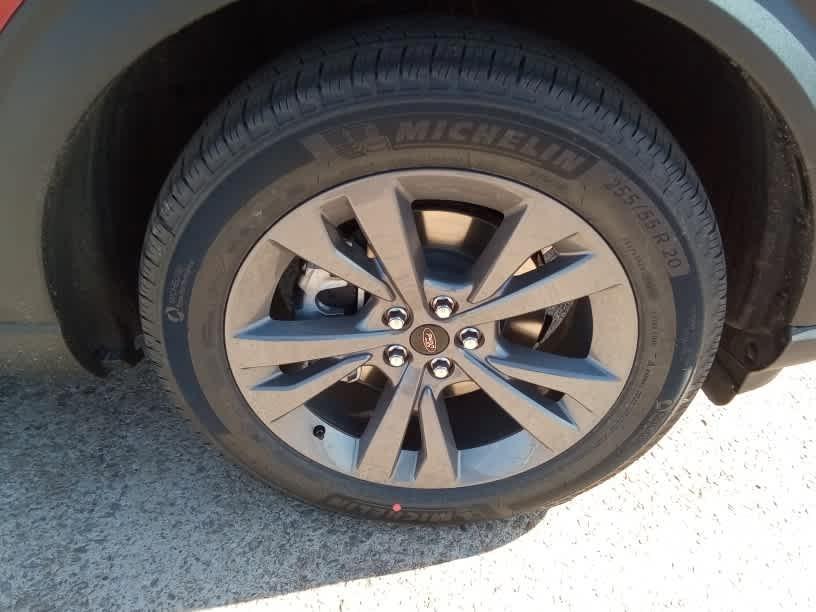 new 2024 Ford Explorer car, priced at $43,275